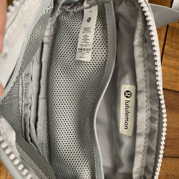 COPY - NWOT Lululemon Belt Bag **PRICE**FIRM - Picture 6 of 7